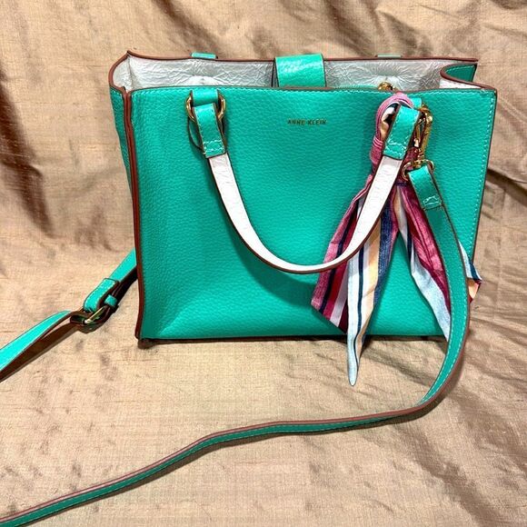 Anne Klein Seafoam Mint Green Convertible 2 In 1 Bag Crossbody And Wristlet - Picture 1 of 8